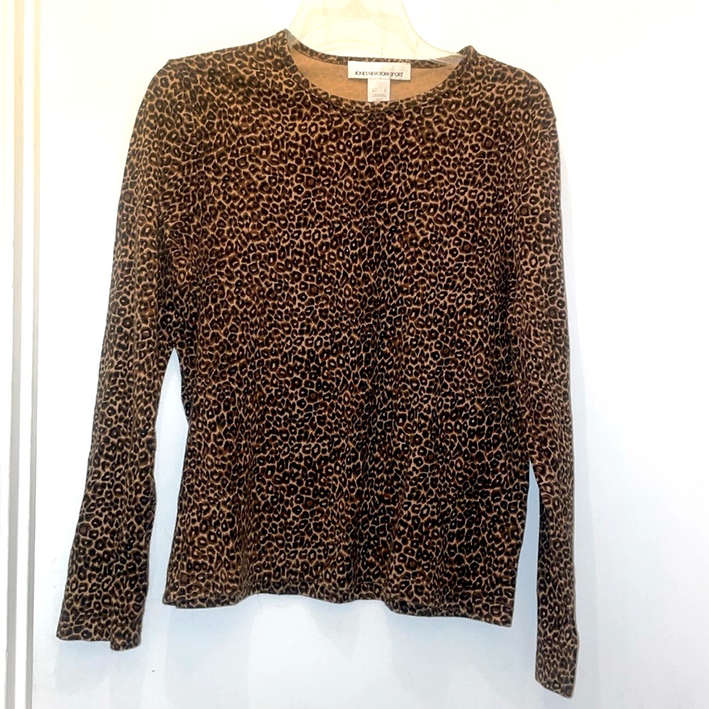 Jones New York sport vintage animal print long sleeves size Large